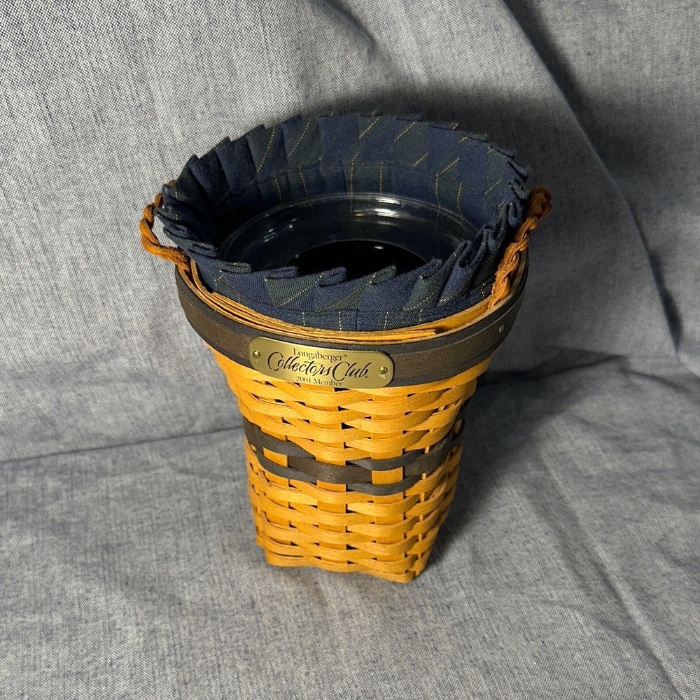 Longaberger Miniture 2001 Member Basket